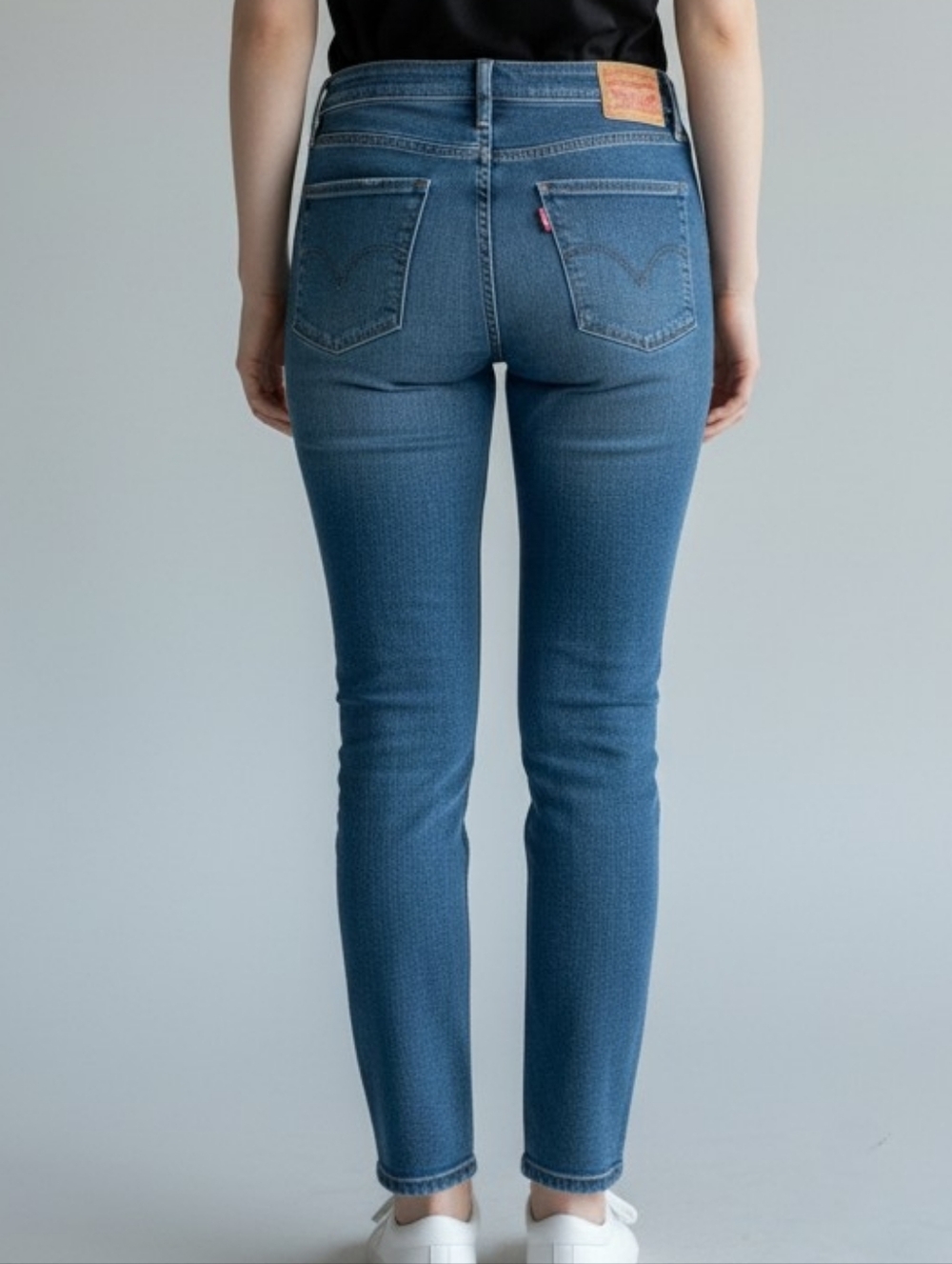 Levi's 721 High Rise Medium-Blue Skinny Jeans